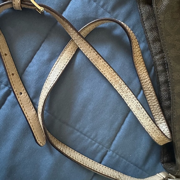 Michael Kors Jet Set Travel Logo Messenger Leather Bag - Picture 13 of 14